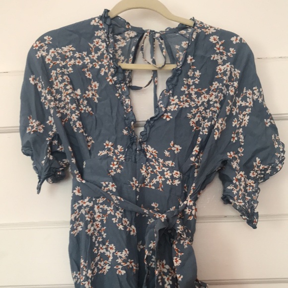 NWT Faithfull the Brand Blue Floral V Neck Ruffle Jumpsuit - Picture 6 of 13